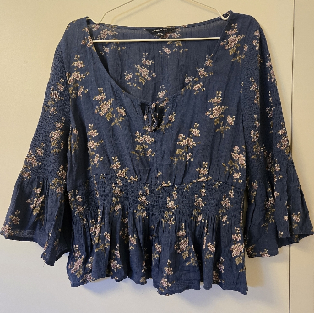 American Eagle Outfitters Navy Floral‎ Blouse
